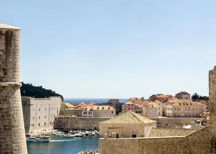 隆卡利卡公寓 公寓 *